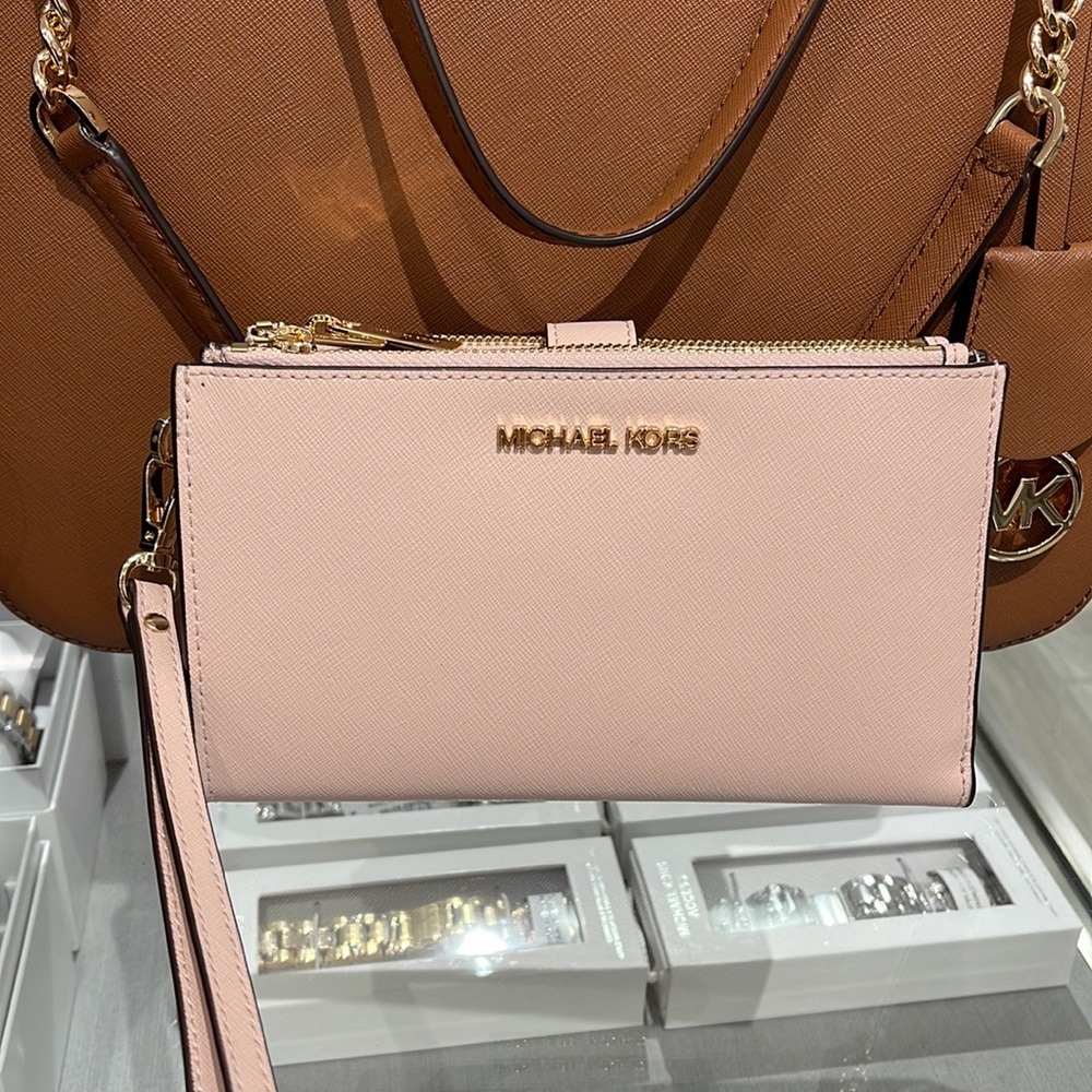 MICHAEL KORS LARGE DOUBLE ZIP WRISTLET WALLET PHONE CASE CLUTCH 
Powder Blush - Picture 9 of 16